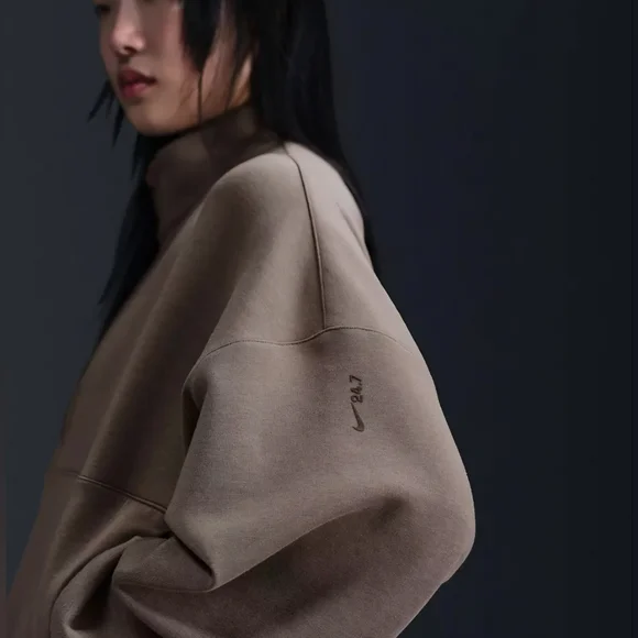 Nike 24.7 ImpossiblySoft Oversized 1/2 Zip Sweatshirt In Mink Brown, NWT - Picture 7 of 7